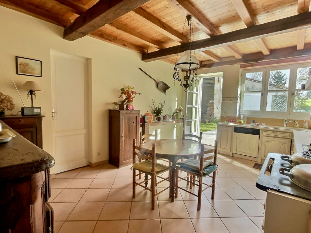 Confiez-nous votre bien à vendre en Gironde : valorisez son authenticité